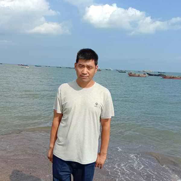 44岁岁辽宁单身帅哥 - 乐山吉缘网