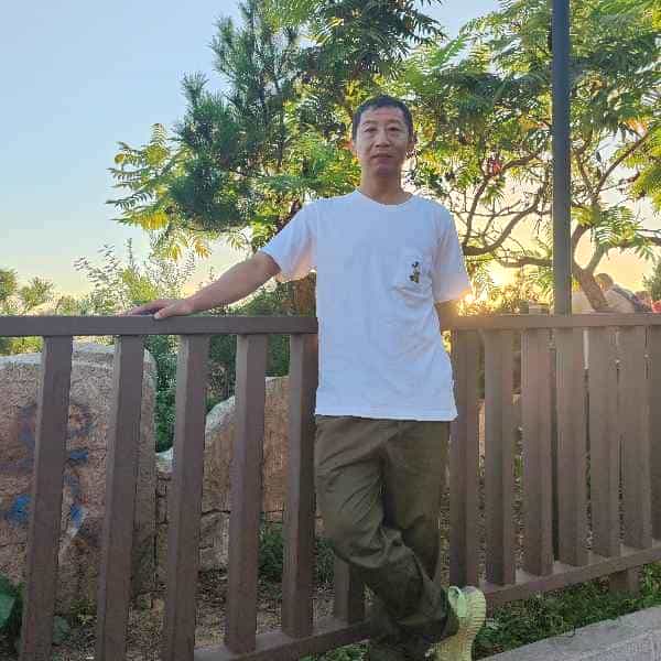 47岁岁辽宁单身帅哥 - 乐山吉缘网